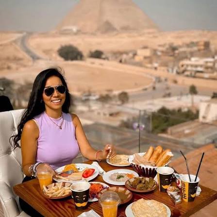 Cena a Giza circondati dalle Piramidi presso Rooftop 7000