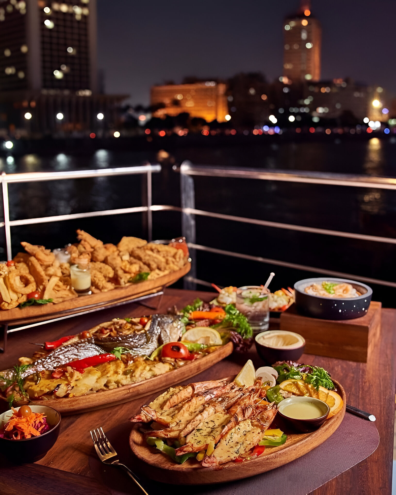 Crociera con cena sul Nilo e spettacolo (Crystal Cruise / Diamond Boat)