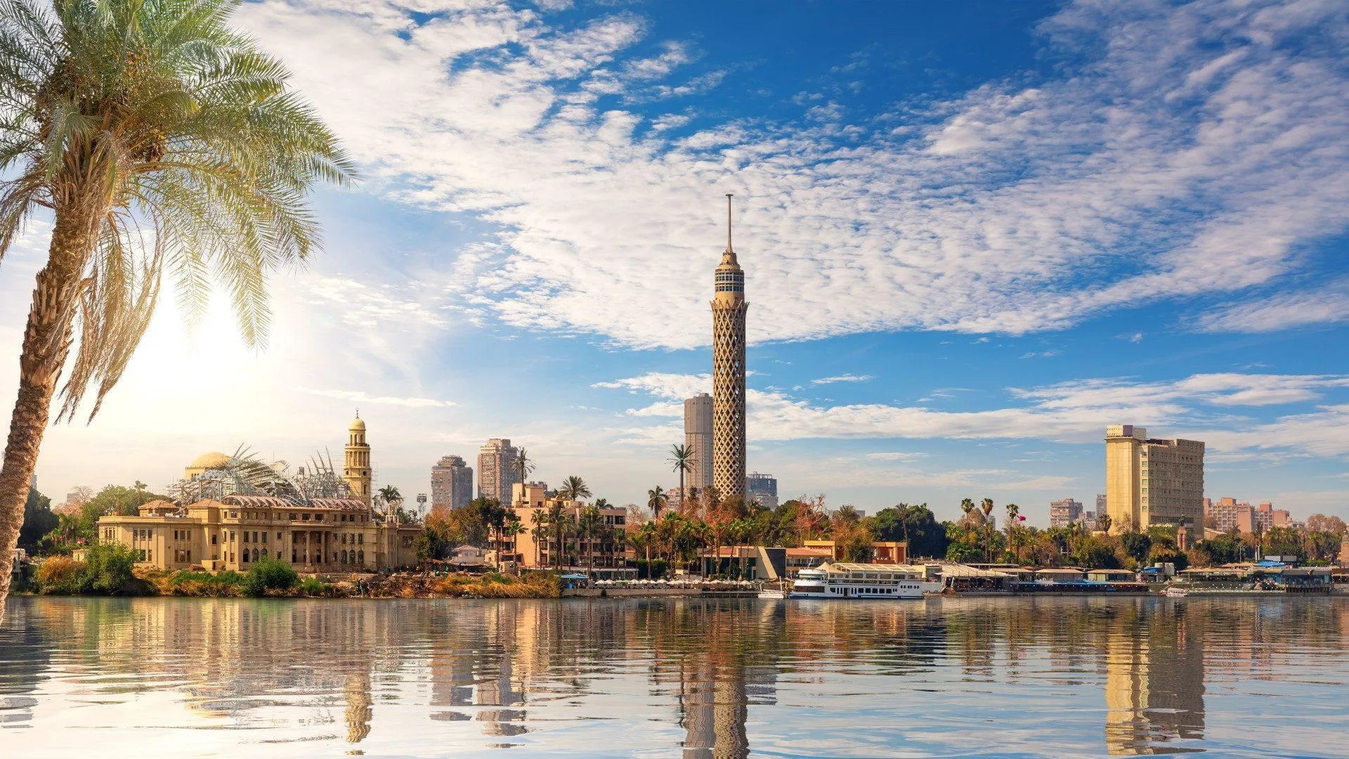 Via Al-Moez, Khan El-Khalili, Torre del Cairo e Caffè El-Fishawy
