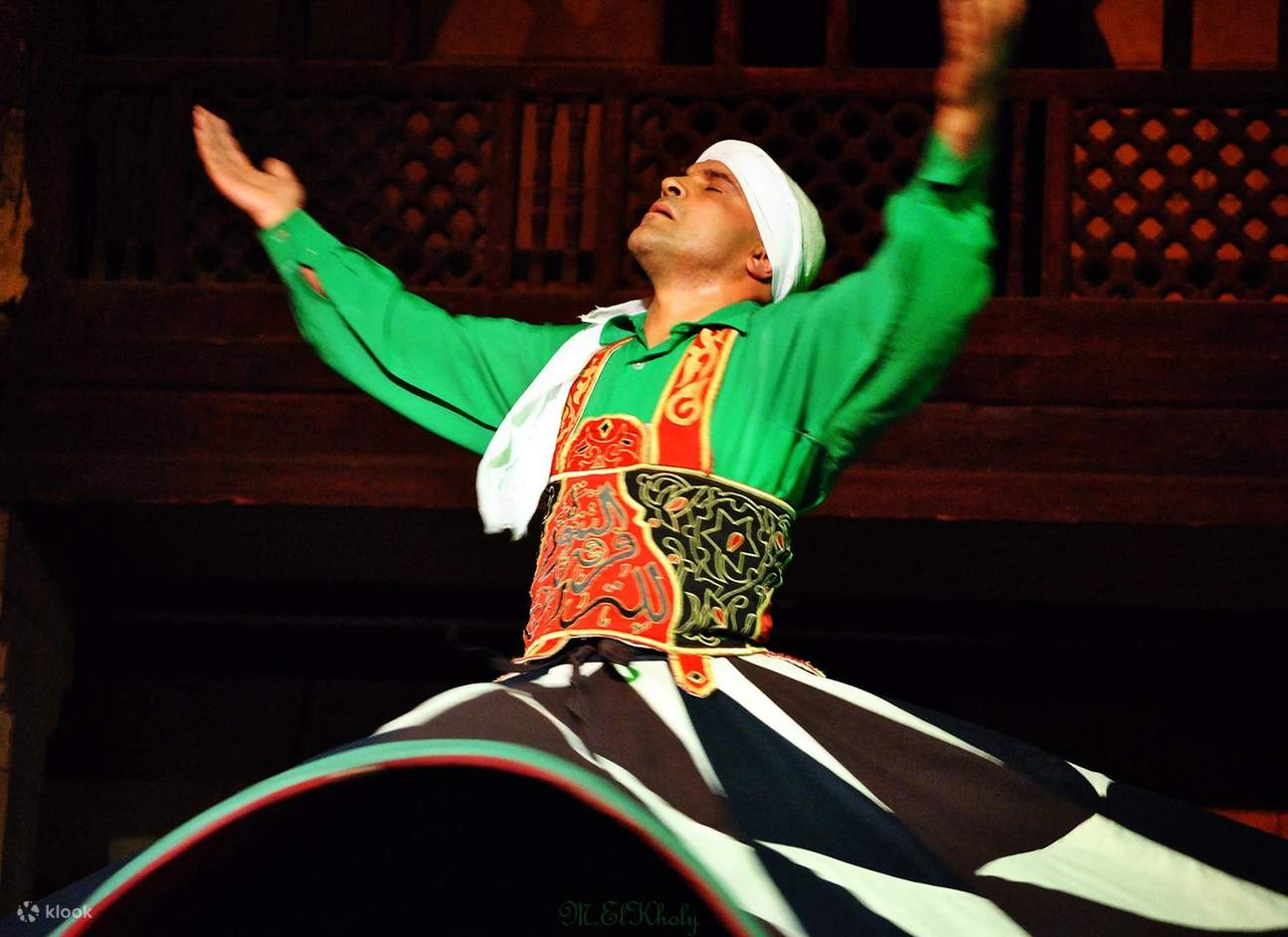 Spettacolo di danza della compagnia Al Tannoura Egyptian Heritage